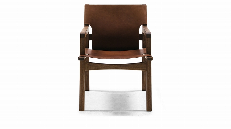 ゆったりと体を支えるレザーの質感が魅力「CAMPER CHAIR | キャンパー チェア」