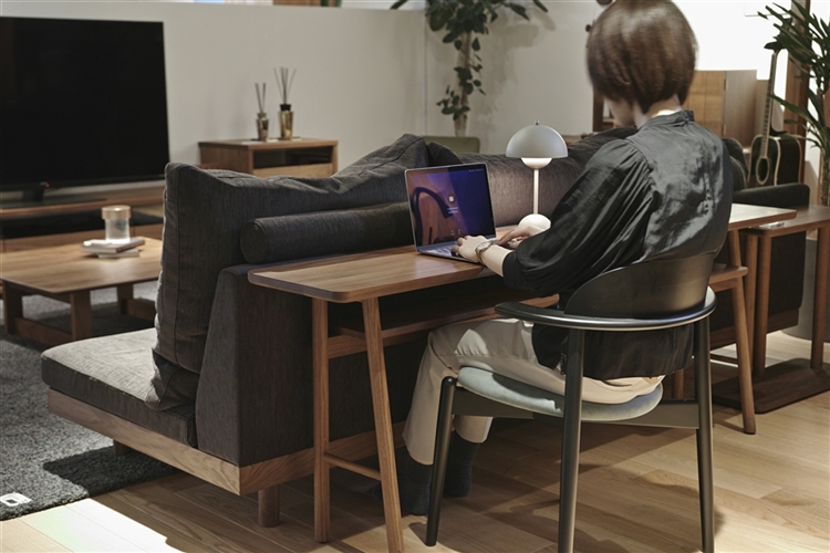POD BACK DESK1