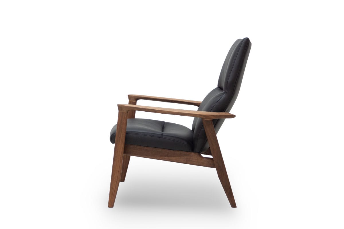 R42 LOUNGE CHAIR