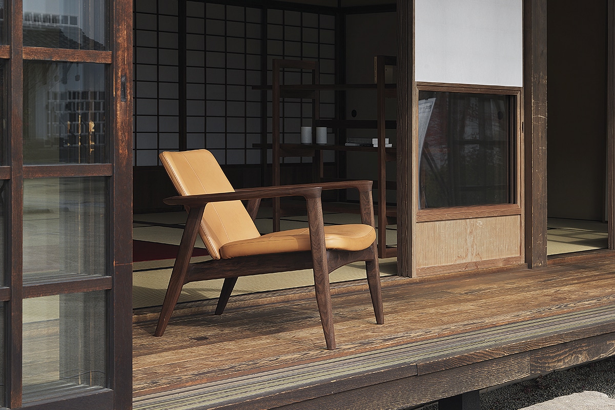 ROBINSON LOUNGE CHAIR
